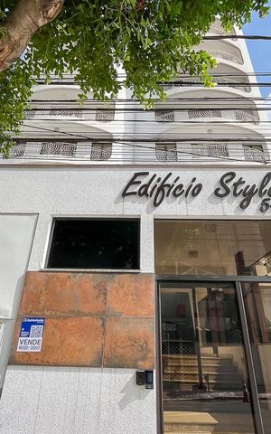 Apartamento à venda com 242m², 4 quartos e 2 vagasFachada + plaquinha