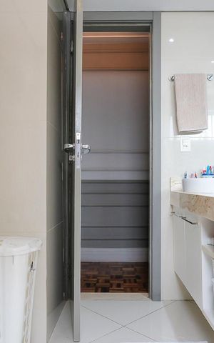 Apartamento à venda com 242m², 4 quartos e 2 vagasBanheiro da suíte 1