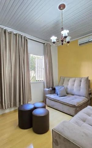 Casa à venda com 133m², 3 quartos e 2 vagas Casa à venda com 133m², 3 quartos e 2 vagasSala