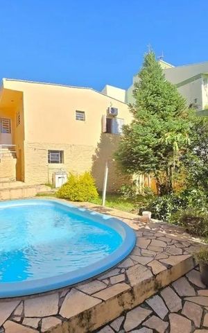 Casa à venda com 133m², 3 quartos e 2 vagas Casa à venda com 133m², 3 quartos e 2 vagasÁrea Externa