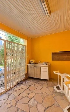 Casa à venda com 133m², 3 quartos e 2 vagas Casa à venda com 133m², 3 quartos e 2 vagasÁrea Externa
