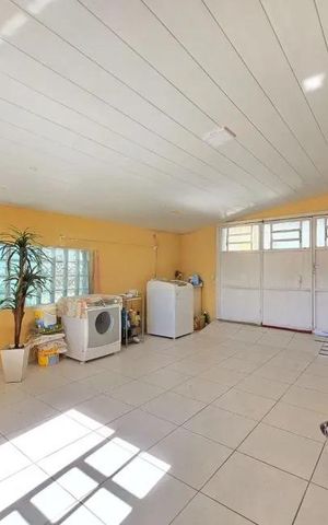 Casa à venda com 133m², 3 quartos e 2 vagas Casa à venda com 133m², 3 quartos e 2 vagasÁrea Externa