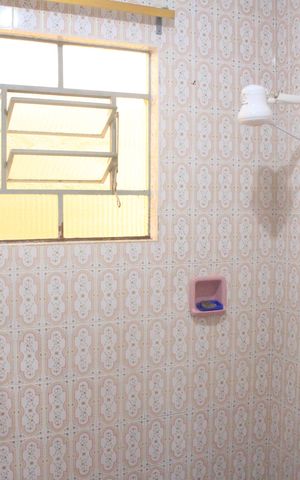 Casa à venda com 97m², 2 quartos e 2 vagasBanheiro