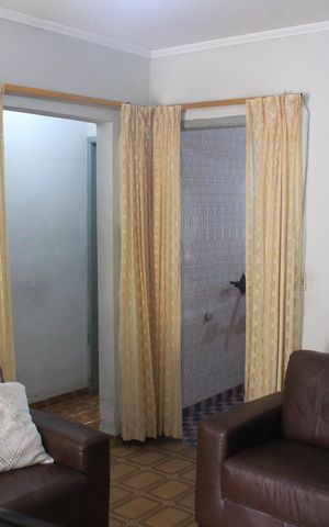 Casa à venda com 97m², 2 quartos e 2 vagasSala