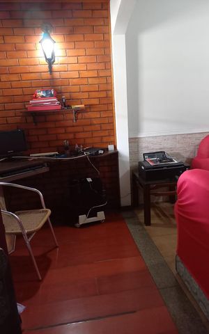 Casa para alugar com 60m², 2 quartos e 2 vagasSala