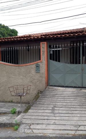 Casa para alugar com 60m², 2 quartos e 2 vagasFachada 
