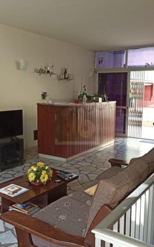 Casa à venda com 372m², 3 quartos e 2 vagas
