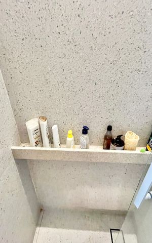 Apartamento à venda com 55m², 2 quartos e 1 vaga Apartamento à venda com 55m², 2 quartos e 1 vagaBanheiro
