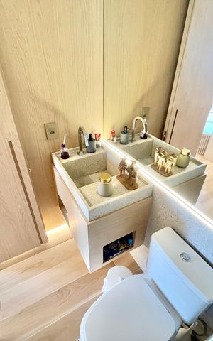 Apartamento à venda com 55m², 2 quartos e 1 vaga Apartamento à venda com 55m², 2 quartos e 1 vagaBanheiro