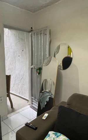 Casa para alugar com 60m², 2 quartos e sem vaga Casa para alugar com 60m², 2 quartos e sem vagaSala
