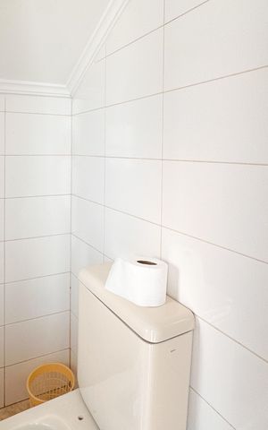 Casa à venda com 350m², 4 quartos e 4 vagas Casa à venda com 350m², 4 quartos e 4 vagasLavabo 2