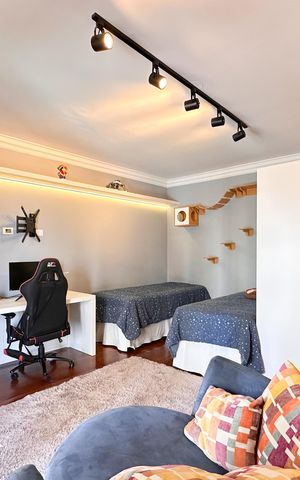 Casa à venda com 350m², 4 quartos e 4 vagas Casa à venda com 350m², 4 quartos e 4 vagasQuarto