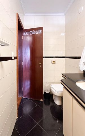 Casa à venda com 350m², 4 quartos e 4 vagas Casa à venda com 350m², 4 quartos e 4 vagasBanheiro da Suíte 1