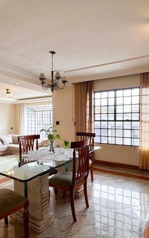 Casa à venda com 350m², 4 quartos e 4 vagas Casa à venda com 350m², 4 quartos e 4 vagasSala de Jantar