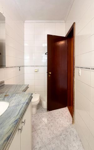 Casa à venda com 350m², 4 quartos e 4 vagas Casa à venda com 350m², 4 quartos e 4 vagasBanheiro da Suíte 3