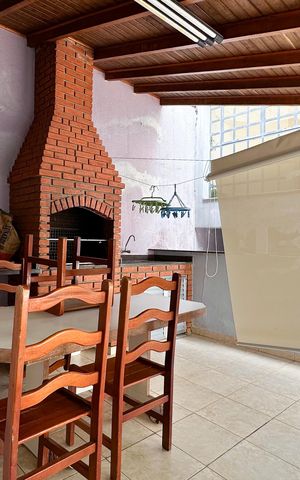 Casa à venda com 350m², 4 quartos e 4 vagas Casa à venda com 350m², 4 quartos e 4 vagasChurrasqueira