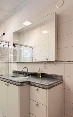 Casa à venda com 350m², 4 quartos e 4 vagas Casa à venda com 350m², 4 quartos e 4 vagasBanheiro da Suíte 3