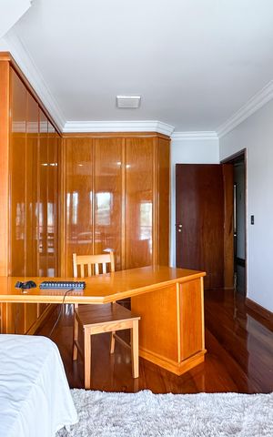 Casa à venda com 350m², 4 quartos e 4 vagas Casa à venda com 350m², 4 quartos e 4 vagasSuíte 1