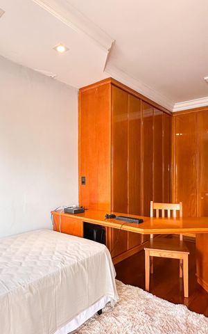 Casa à venda com 350m², 4 quartos e 4 vagas Casa à venda com 350m², 4 quartos e 4 vagasSuíte 1