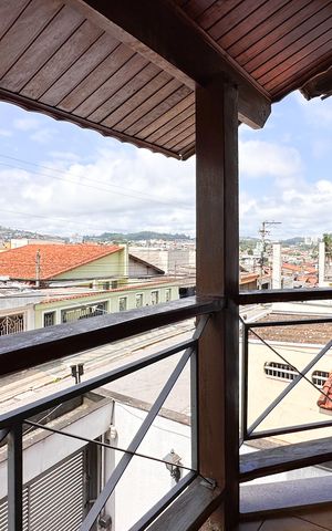 Casa à venda com 350m², 4 quartos e 4 vagas Casa à venda com 350m², 4 quartos e 4 vagasVaranda Suíte 1