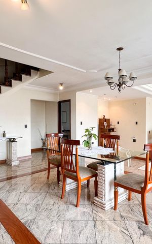 Casa à venda com 350m², 4 quartos e 4 vagas Casa à venda com 350m², 4 quartos e 4 vagasSala de Jantar