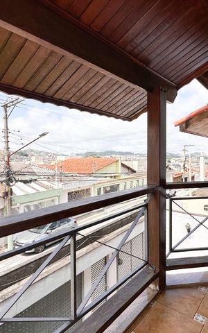 Casa à venda com 350m², 4 quartos e 4 vagas Casa à venda com 350m², 4 quartos e 4 vagasVaranda Suíte 2