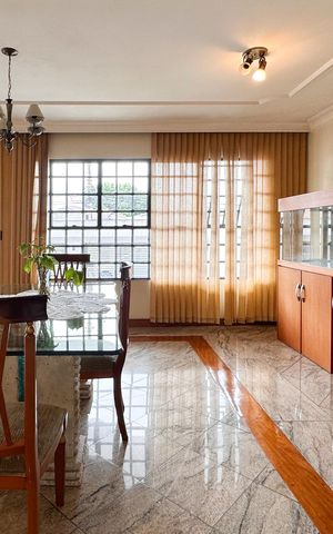 Casa à venda com 350m², 4 quartos e 4 vagas Casa à venda com 350m², 4 quartos e 4 vagasSala de Jantar