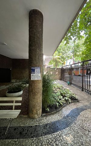 Apartamento à venda com 117m², 3 quartos e sem vaga Apartamento à venda com 117m², 3 quartos e sem vagaPlaca