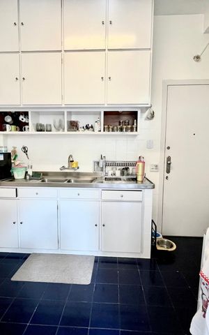 Apartamento à venda com 117m², 3 quartos e sem vaga Apartamento à venda com 117m², 3 quartos e sem vagaCozinha
