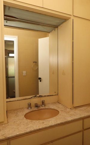 Apartamento para alugar com 450m², 5 quartos e 2 vagas Apartamento para alugar com 450m², 5 quartos e 2 vagasBanheiro da Suíte 1 e 2