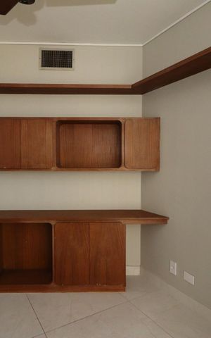 Apartamento para alugar com 450m², 5 quartos e 2 vagas Apartamento para alugar com 450m², 5 quartos e 2 vagasEscritório