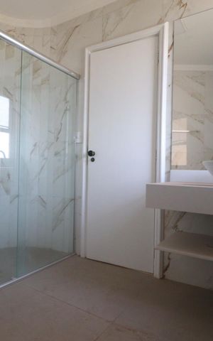 Apartamento para alugar com 450m², 5 quartos e 2 vagas Apartamento para alugar com 450m², 5 quartos e 2 vagasBanheiro da Suíte 3