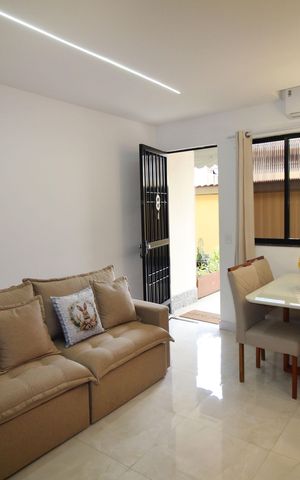 Casa à venda com 64m², 2 quartos e 2 vagasSala