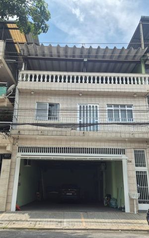 Casa à venda com 310m², 3 quartos e 6 vagasFachada