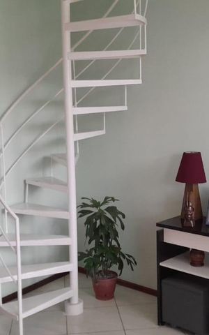 Casa à venda com 120m², 3 quartos e 1 vaga Casa à venda com 120m², 3 quartos e 1 vagaSala