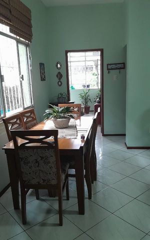 Casa à venda com 120m², 3 quartos e 1 vaga Casa à venda com 120m², 3 quartos e 1 vagaSala