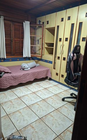 Casa de condomínio à venda com 230m², 4 quartos e 4 vagas Casa de condomínio à venda com 230m², 4 quartos e 4 vagasQuarto