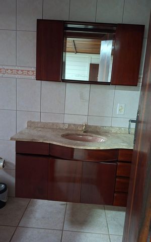 Casa de condomínio à venda com 230m², 4 quartos e 4 vagas Casa de condomínio à venda com 230m², 4 quartos e 4 vagasBanheiro