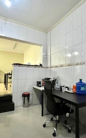 Casa à venda com 160m², 3 quartos e 3 vagas Casa à venda com 160m², 3 quartos e 3 vagasSalão