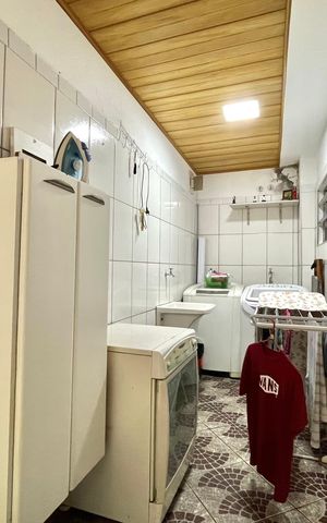 Casa à venda com 160m², 3 quartos e 3 vagas Casa à venda com 160m², 3 quartos e 3 vagasÁrea de Serviço