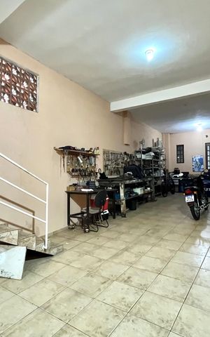Casa à venda com 160m², 3 quartos e 3 vagas Casa à venda com 160m², 3 quartos e 3 vagasGaragem