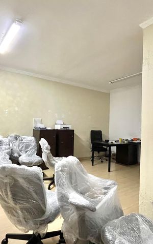 Casa à venda com 160m², 3 quartos e 3 vagas Casa à venda com 160m², 3 quartos e 3 vagasSalão