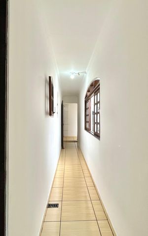 Casa à venda com 160m², 3 quartos e 3 vagas Casa à venda com 160m², 3 quartos e 3 vagasCloset da suíte 2