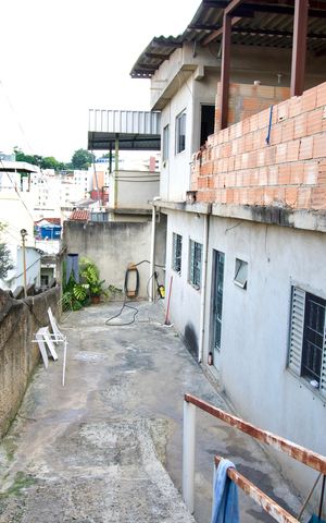 Casa à venda com 342m², 6 quartos e 3 vagas Casa à venda com 342m², 6 quartos e 3 vagasÁrea comum (Casa 2)