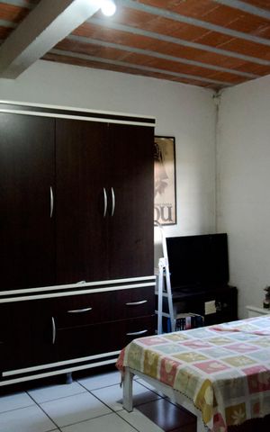 Casa à venda com 342m², 6 quartos e 3 vagas Casa à venda com 342m², 6 quartos e 3 vagasQuarto 2 (Casa 2)