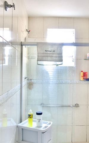 Casa à venda com 342m², 6 quartos e 3 vagas Casa à venda com 342m², 6 quartos e 3 vagasBanheiro Suíte 1 (Casa 1)