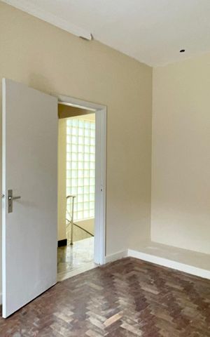 Casa à venda com 220m², 4 quartos e 2 vagas Casa à venda com 220m², 4 quartos e 2 vagasQuarto 2