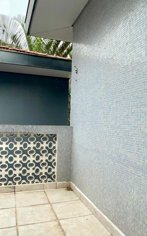 Casa à venda com 220m², 4 quartos e 2 vagas Casa à venda com 220m², 4 quartos e 2 vagasVaranda do Quarto