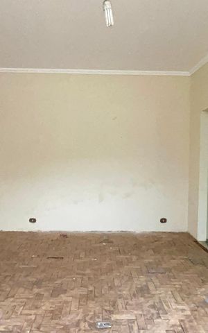 Casa à venda com 220m², 4 quartos e 2 vagas Casa à venda com 220m², 4 quartos e 2 vagasSala de Jantar