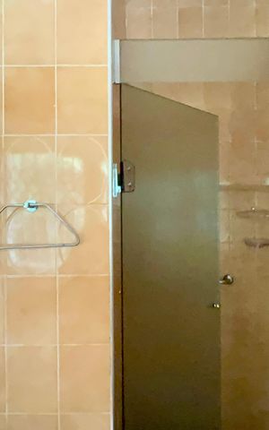 Casa à venda com 220m², 4 quartos e 2 vagas Casa à venda com 220m², 4 quartos e 2 vagasBanheiro